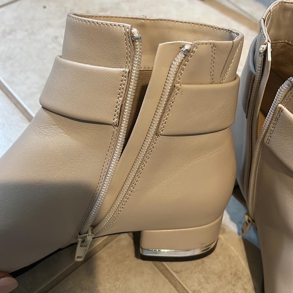 Vaneli booties - Picture 6 of 7